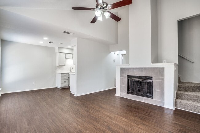 Building Photo - 115 Peachtree Ct