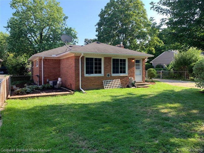 Building Photo - 16982 Dunblaine Ave