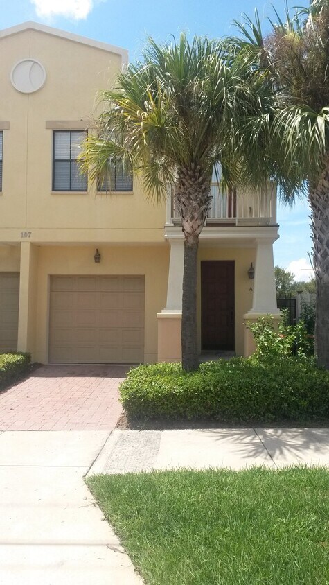 Foto principal - Packwood Townhomes
