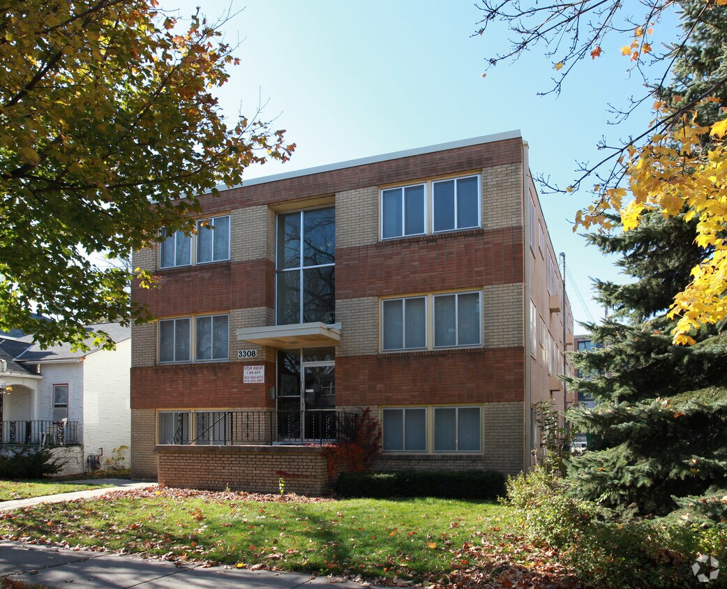 Girard Arms Apartments in Minneapolis, MN