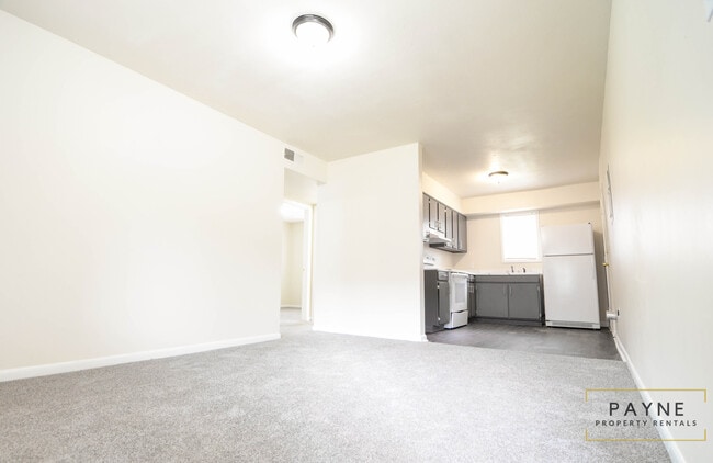Building Photo - 4223 Rosemont Dr
