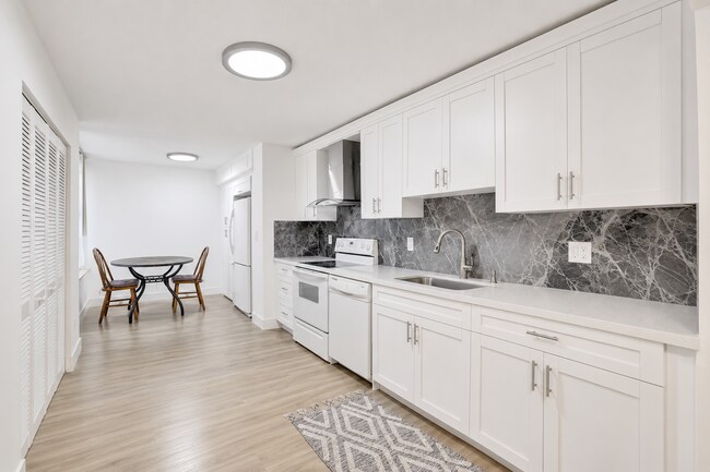Foto del edificio - 900 NE 195th St