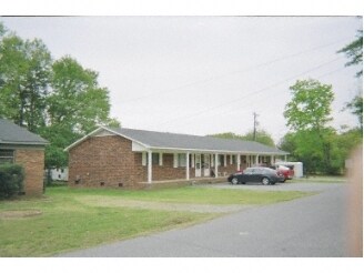 Primary Photo - 153 W College St