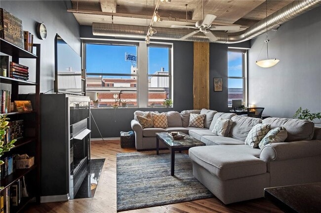 Building Photo - 2107 Grand Blvd