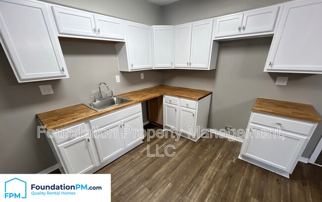 Building Photo - 4855 Shulman Cove
