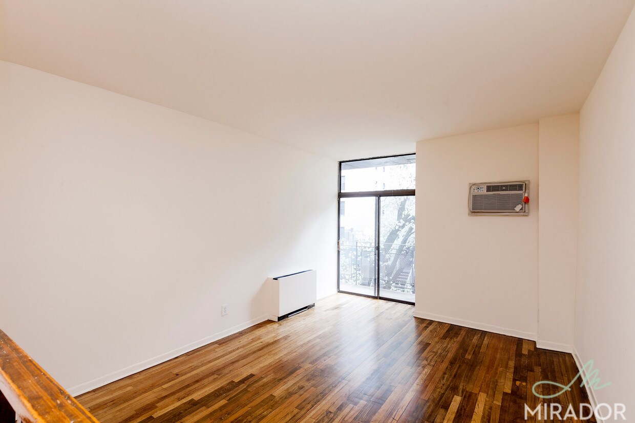 Foto principal - 622 Washington St