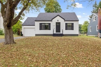 Building Photo - 117 Edden Ln