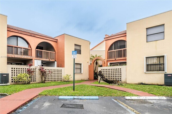 Foto del edificio - 10237 NW 9th St Cir