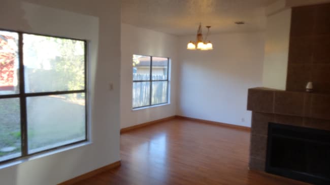 Building Photo - 8442 Cascade Ridge Dr