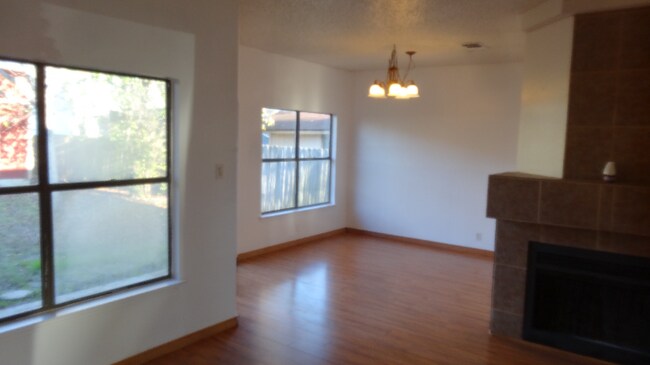 Foto del edificio - 8442 Cascade Ridge Dr