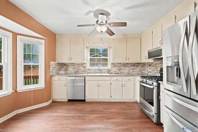 Building Photo - 104 Deer Trail