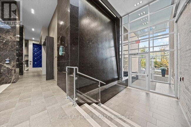 Photo du bâtiment - 1035 Bank St