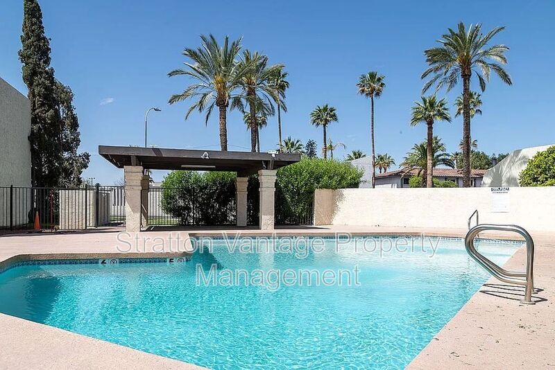 Foto principal - 2818 N 49th Pl