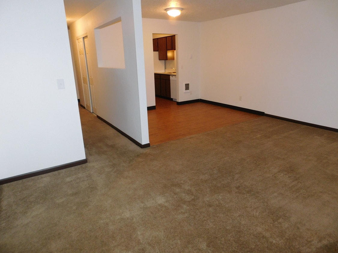 Primary Photo - 2609 Neals Ln