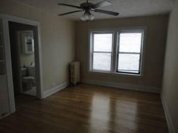 Building Photo - 857 W Cornelia Ave