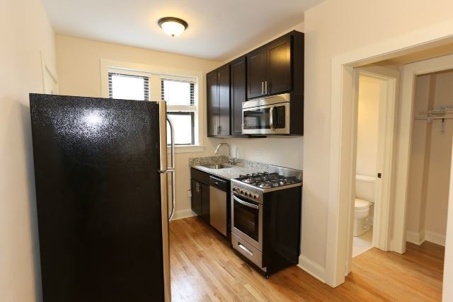 Building Photo - 4038 S Ashland Ave