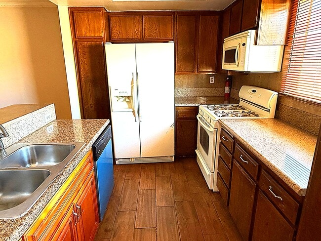 Foto del edificio - 13623 Valerio St