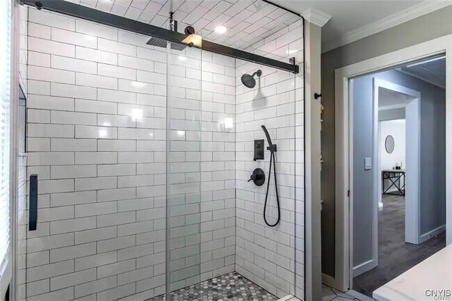 Foto del edificio - 211 10th Ave