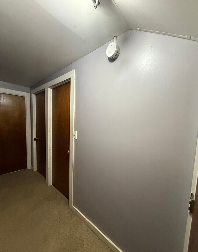 Building Photo - 15 Railroad Pl