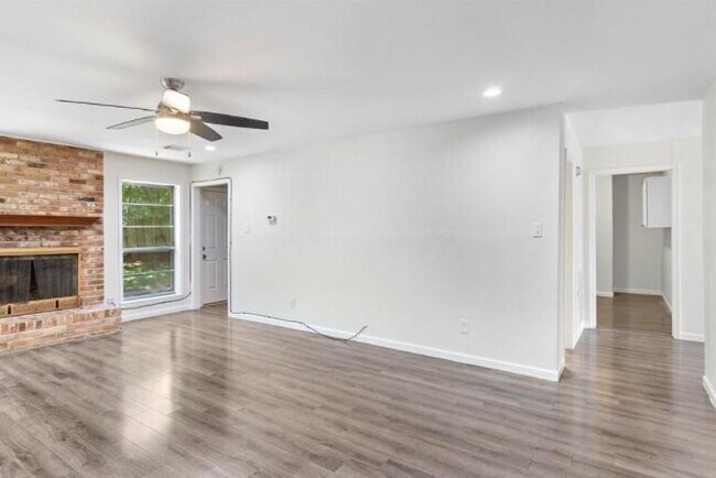 Foto del edificio - 7019 Oak Bough Dr