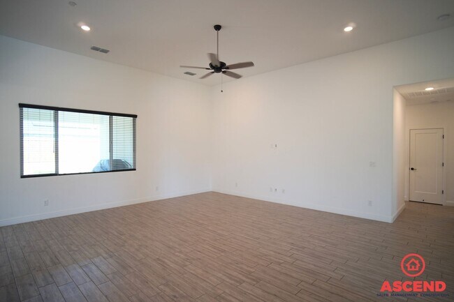 Foto del edificio - Newly Built Home with Solar in Gossamer Grove!