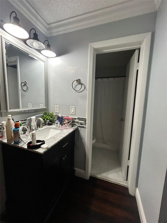 Foto del edificio - 2527 NW 49th Terrace