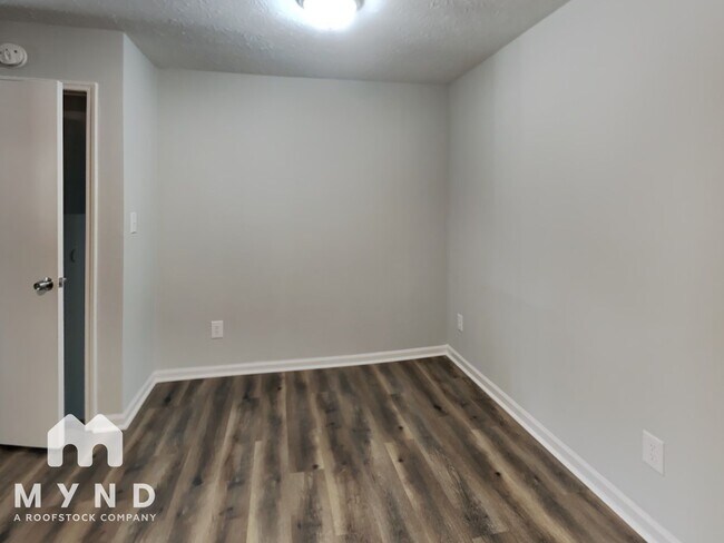 Foto del edificio - 2310 Ramblewood Cir