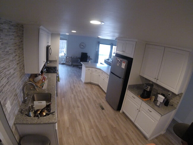 Foto del edificio - 6684 Reservoir Ln