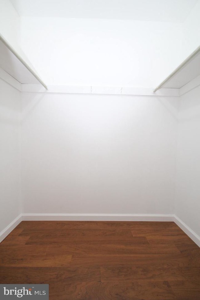 Foto del edificio - 14430 Parkvale Rd