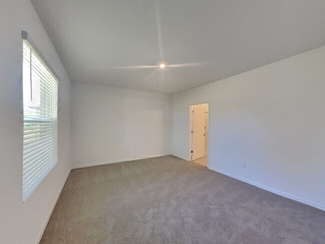 Building Photo - 6990 Faben Ln