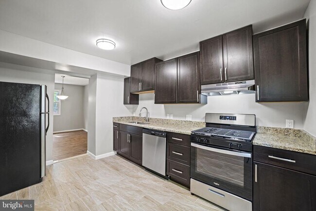 Foto del edificio - 9328 Humphries Dr