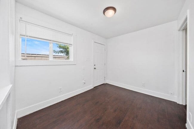 Foto del edificio - 1 Bedroom 1 Bath duplex in Roseville!