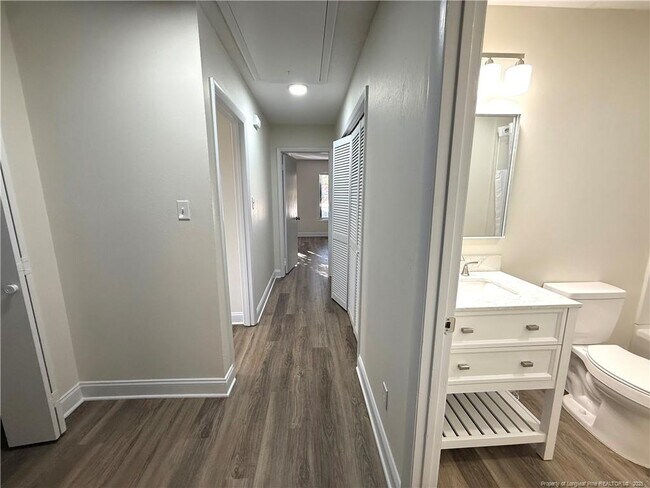 Foto del edificio - 6722 Irongate Dr