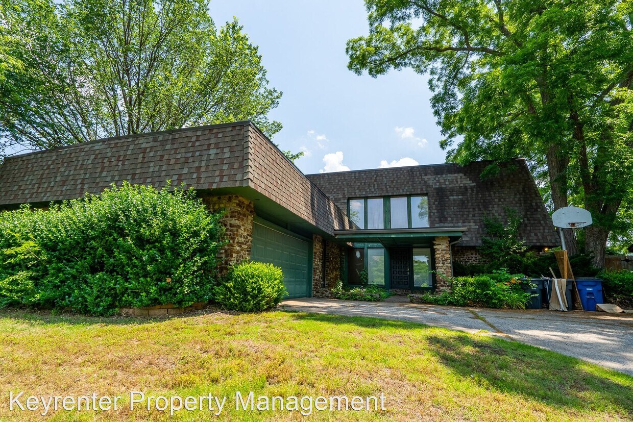 4 br, 3 bath House 8203 S Toledo Ave House Rental in Tulsa, OK