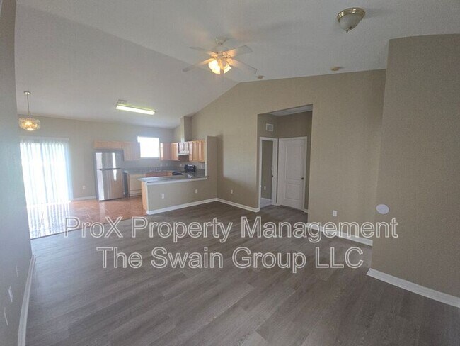 Foto del edificio - 1428 Bluff Loop