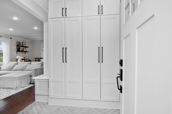 Foto del edificio - 24 Nicholas Ave