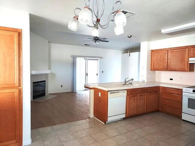 Foto del edificio - The 3-Bd , 2-Bth home is freshly renovated with new paint, new blinds and has newer appliances, w...