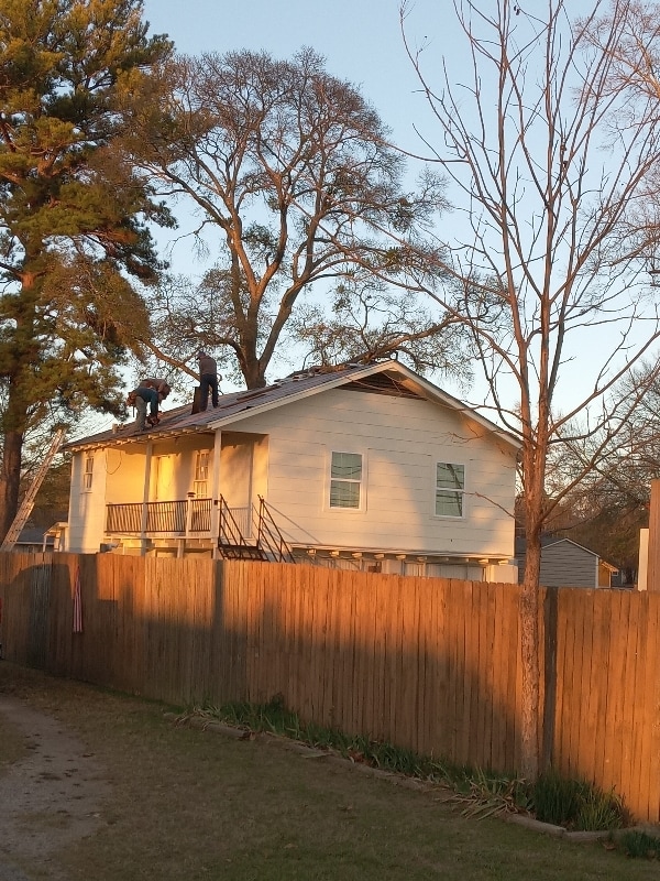 Building Photo - 207 E Grand Ave