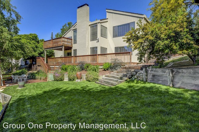 Foto del edificio - 5 br, 3.5 bath House - 601 E. Braemere