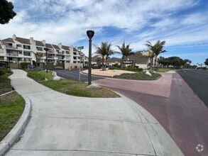Building Photo - 750 Island View Cir