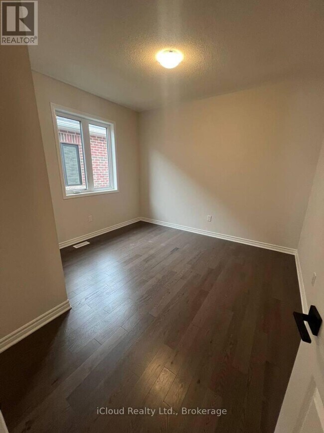 Photo du bâtiment - 1407 Hearns Pl