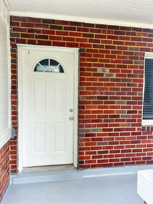 Foto del edificio - 243 34th St NE