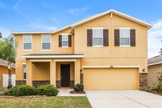 Building Photo - 10616 Scenic Hollow Dr
