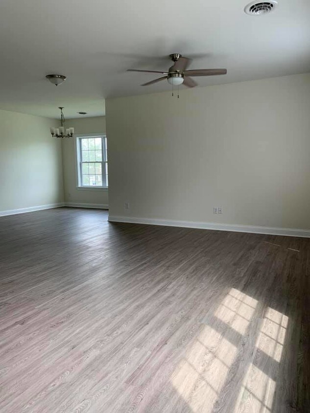 PLENTY OF ROOM FOR ENTERTAINING - 354 Broadway