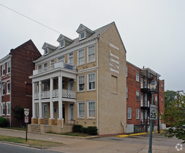 Building Photo - The Collection