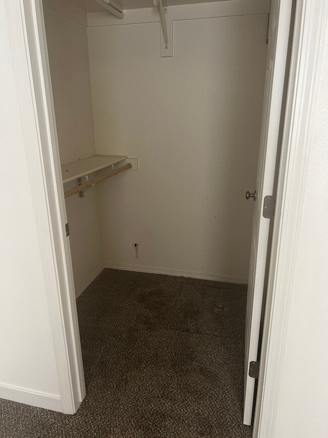 Wall I closet - 806 N White Barn Rd