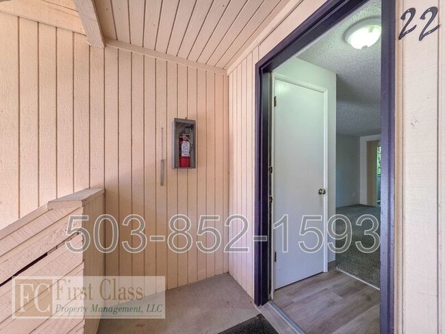 Building Photo - 3618 SW Beaverton Hillsdale Hwy