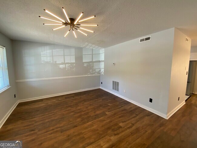 Foto del edificio - 4701 Flat Shoals Rd