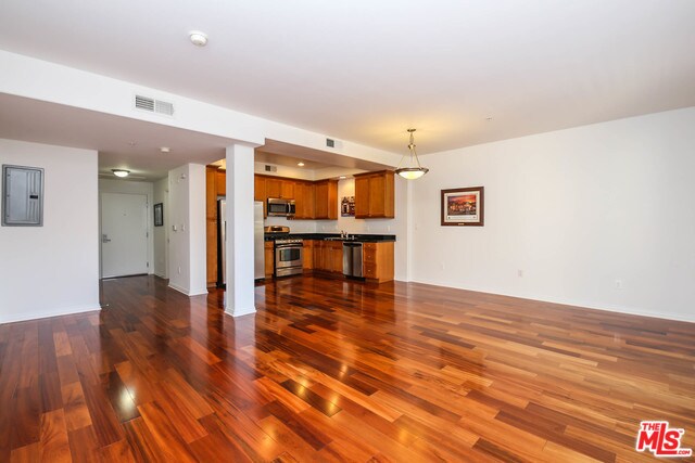 Building Photo - 360 W Ave 26