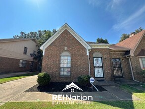 Building Photo - 5799 Plum Valley Dr